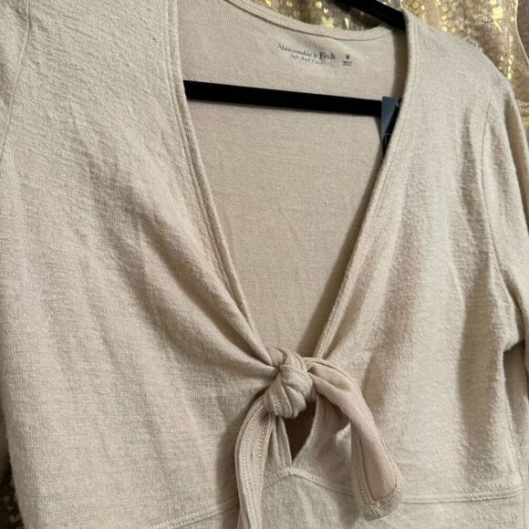 Abercrombie & Fitch Soft Cozy Tie Front Cream Long Sleeve Bodysuit M NWT - Picture 4 of 9
